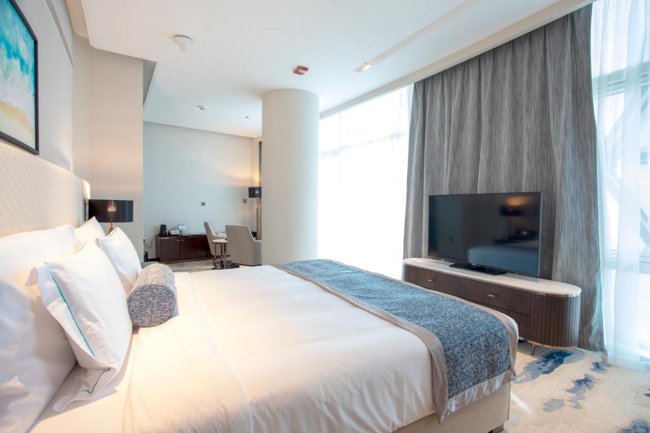 Century Marina Hotel - Lusail Εξωτερικό φωτογραφία A bedroom at the hotel