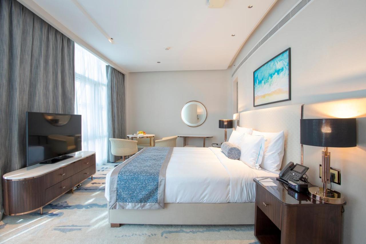 Century Marina Hotel - Lusail Εξωτερικό φωτογραφία A bedroom at the hotel