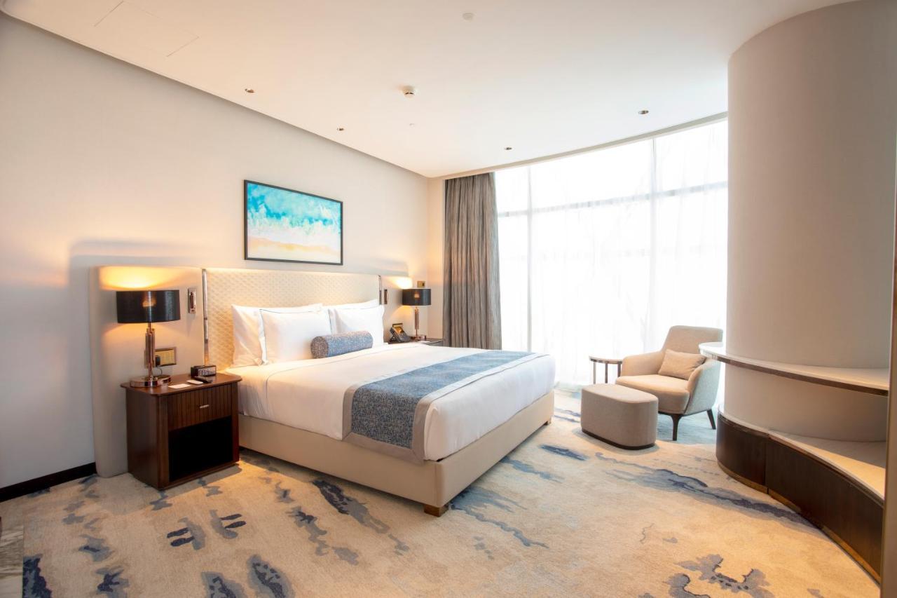 Century Marina Hotel - Lusail Εξωτερικό φωτογραφία A bedroom at the hotel