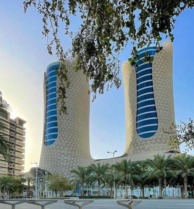 Century Marina Hotel - Lusail Εξωτερικό φωτογραφία Al Hamra Towers