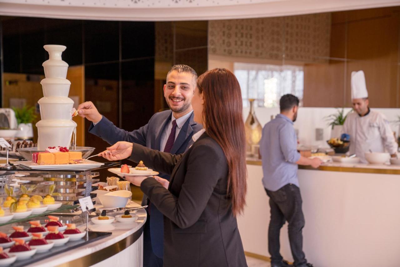 Century Marina Hotel - Lusail Εξωτερικό φωτογραφία Chocolate fountain